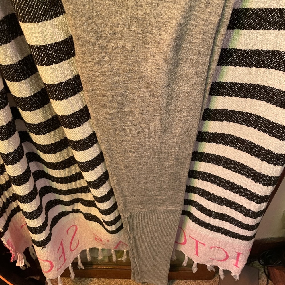 Warm knit leggings from American Eagle.